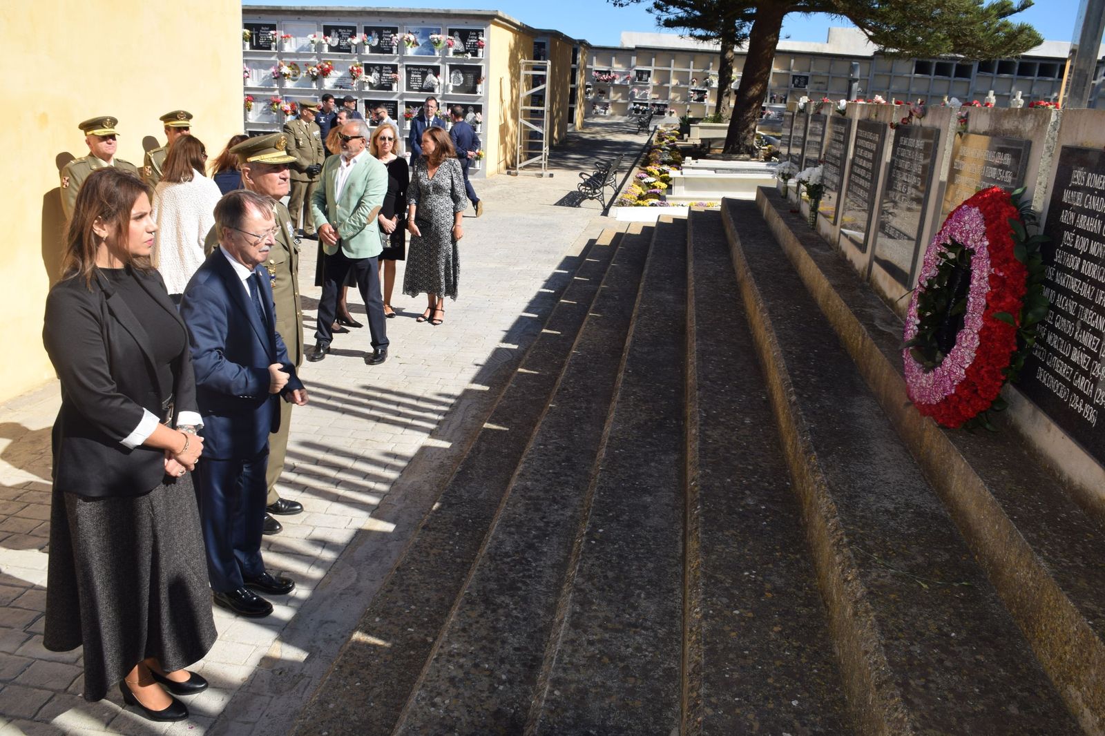 Un recuerdo institucional en el Día de Difuntos para quienes faltan