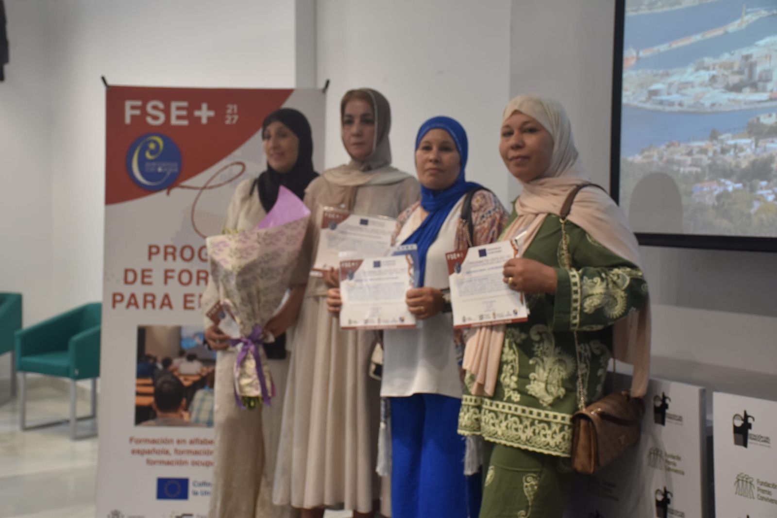 Más de medio año de esfuerzo tiene premio: los alumnos de los programas europeos reciben sus diplomas