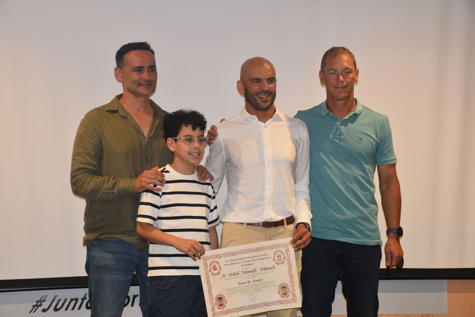 Emotivo homenaje a un emblema de Regulares: Vilal Ahmed