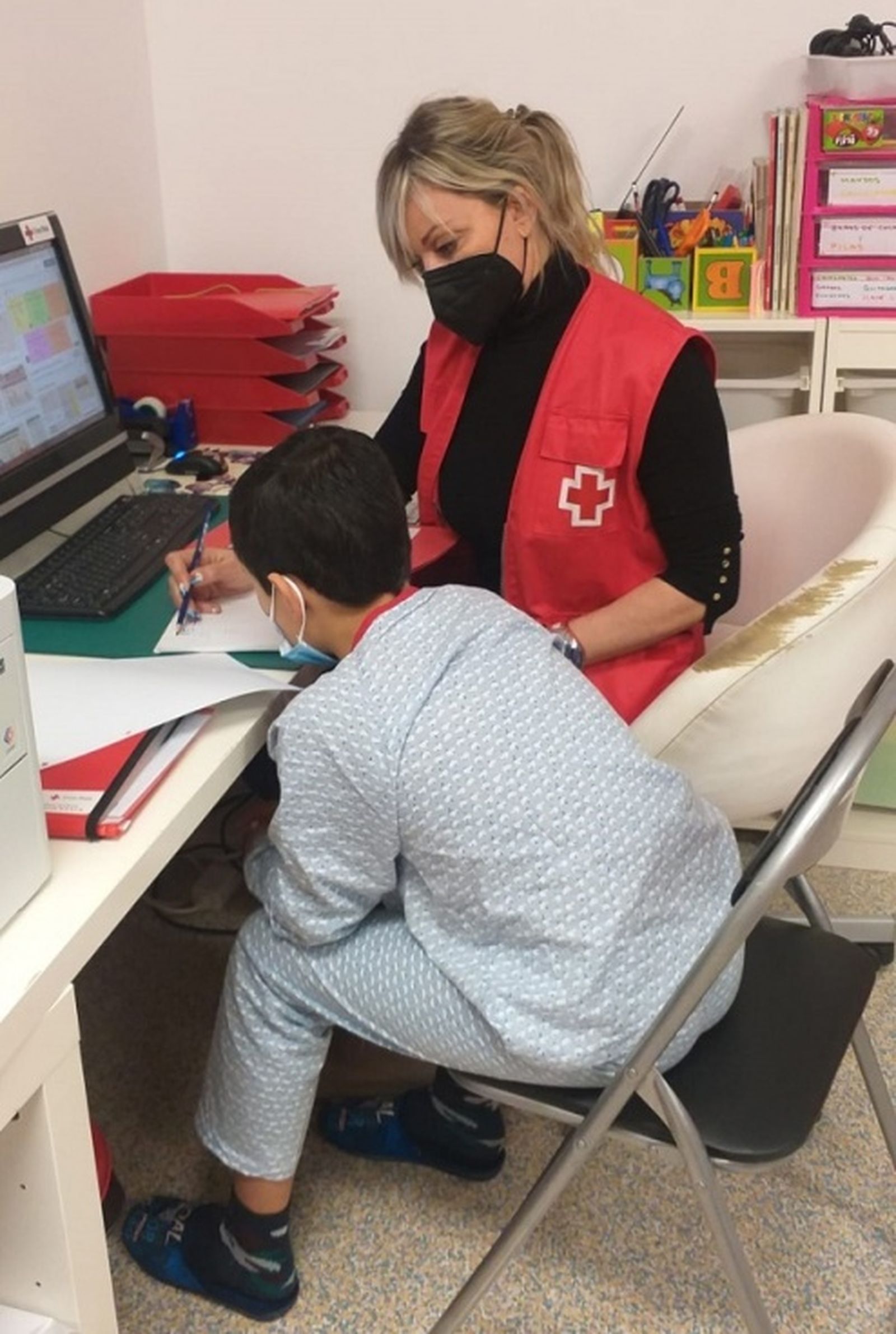 el apoyo educativo es esencial para que los niños hospitalizados alcancen sus metas académicas. / FOTO CEDIDA