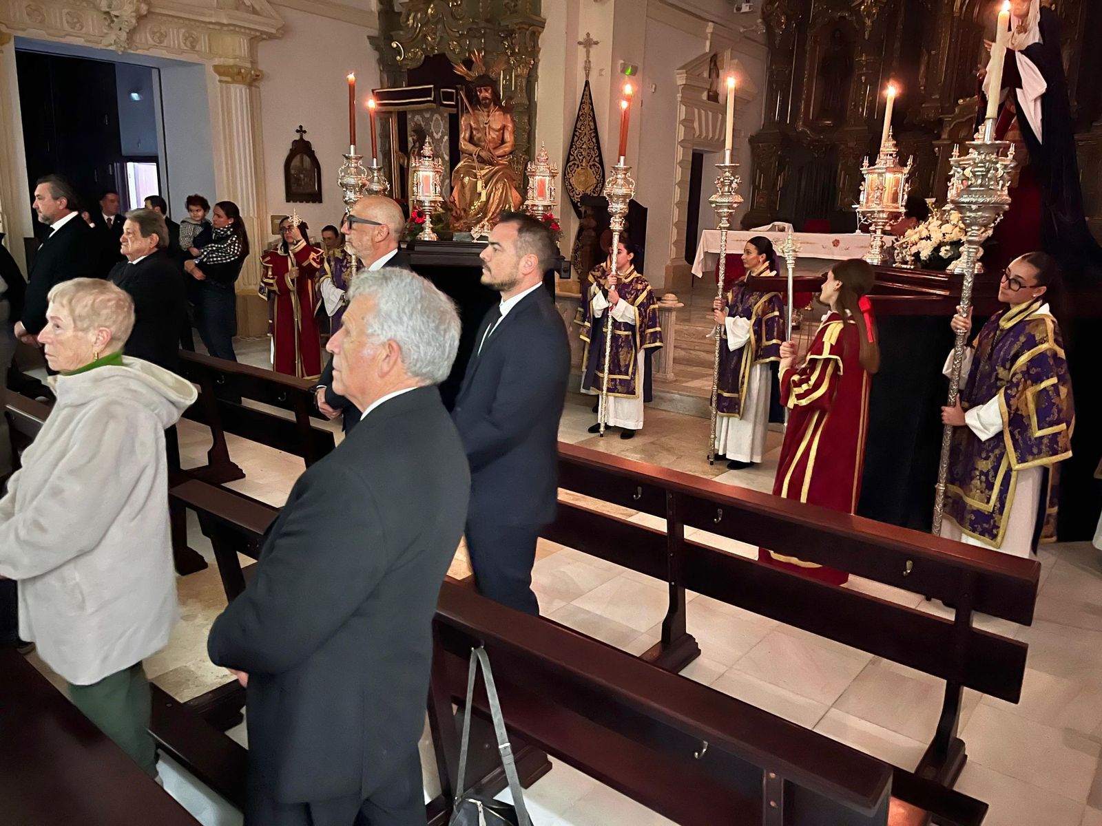 FOTOGALERÍA | El Viacrucis de las Penas se celebra en San Francisco sin traslado por la amenaza de lluvia