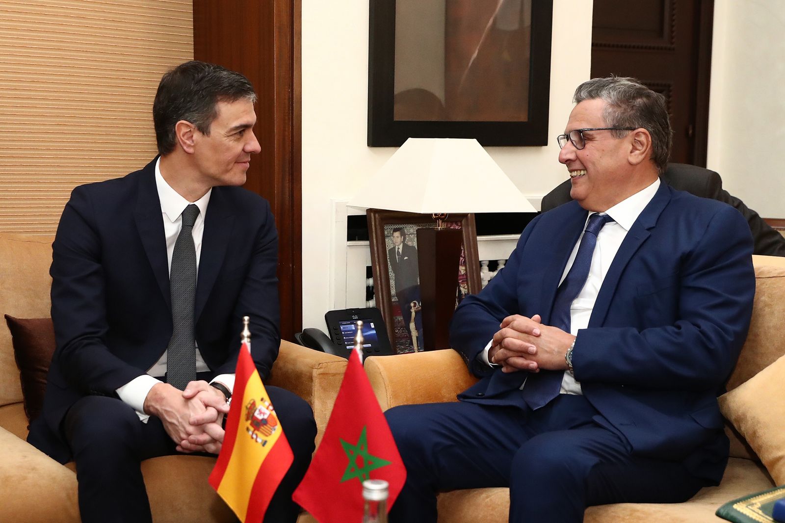 El presidente del Gobierno, Pedro Sánchez, mantiene una reunión bilateral con el jefe de Gobierno del Reino de Marruecos, Aziz Akhannouch.