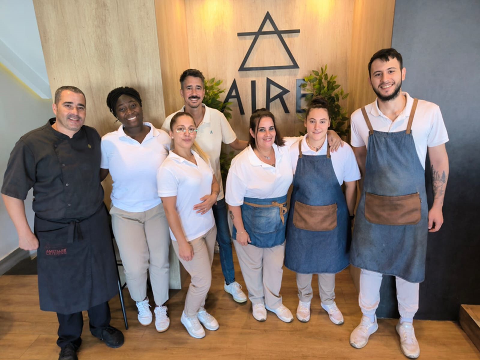Trabajadores del restaurante Aire Gastrobar. / FOTO NICOL'S