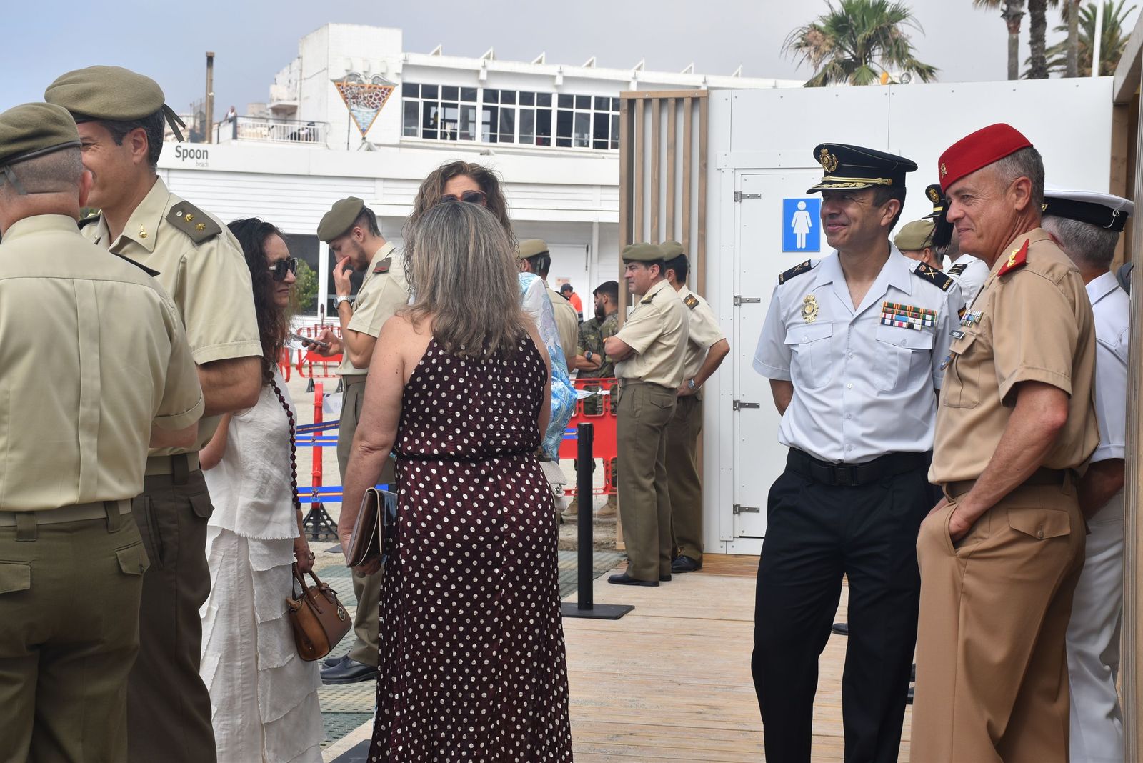FOTOGALERÍA | Ceuta mira al cielo para celebrar a sus Fuerzas Armadas