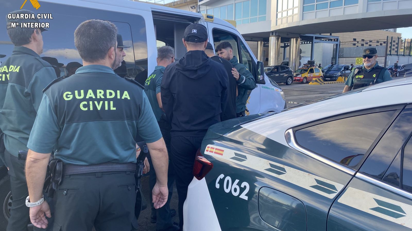 Red desmantelada el martes en Ceuta cobraba 8.000€ a migrantes y se vincula a una desaparición Red desmantelada el martes en Ceuta cobraba 8.000€ a migrantes y se vincula a una desaparición