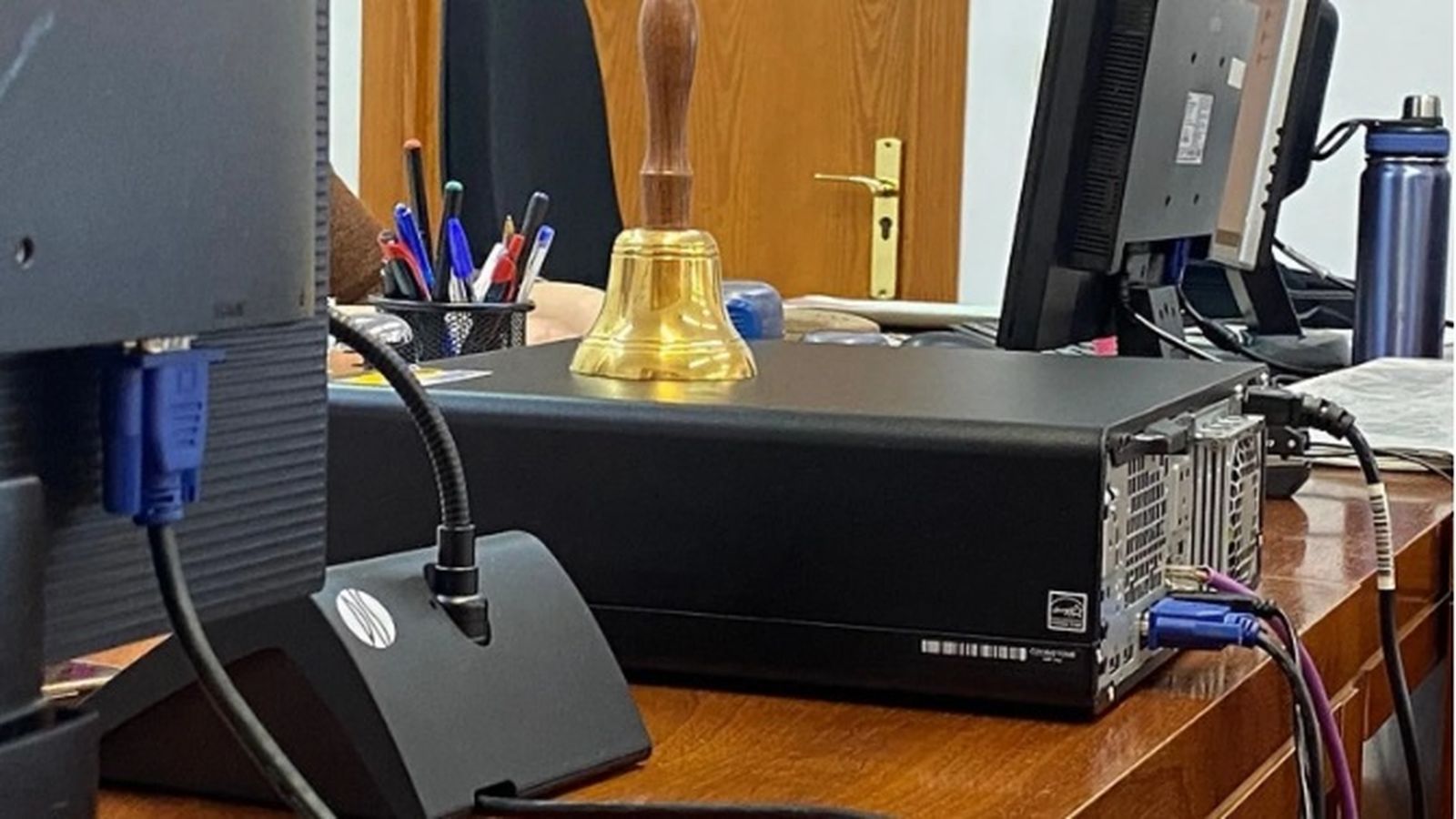 Detalle de la campana de la jueza de la plaza número 1 de la Sección de lo Penal en una foto de archivo. | E.P.