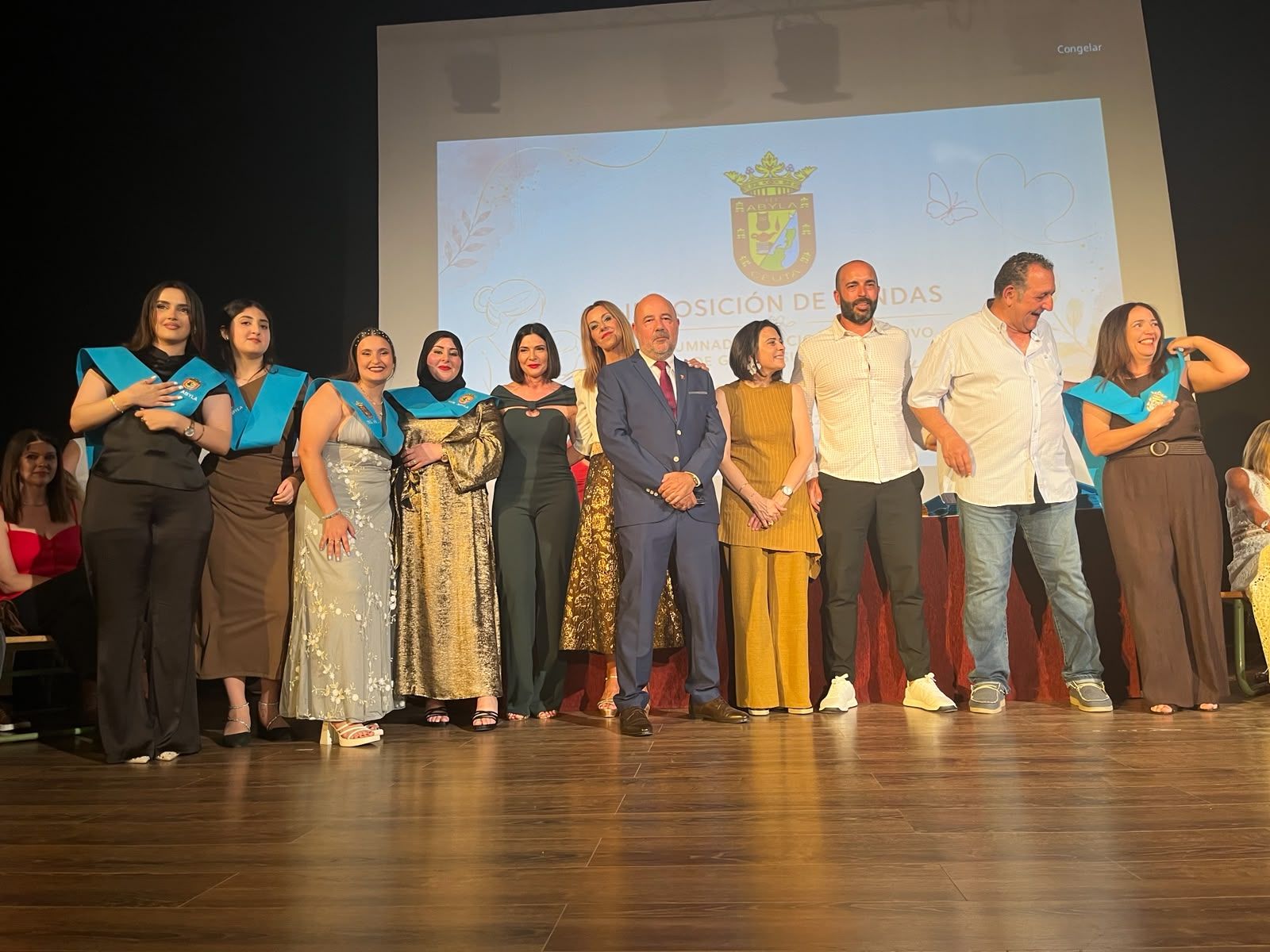 Los ciclos formativos de Servicios Socioculturales y de Electricidad se gradúan en el Abyla