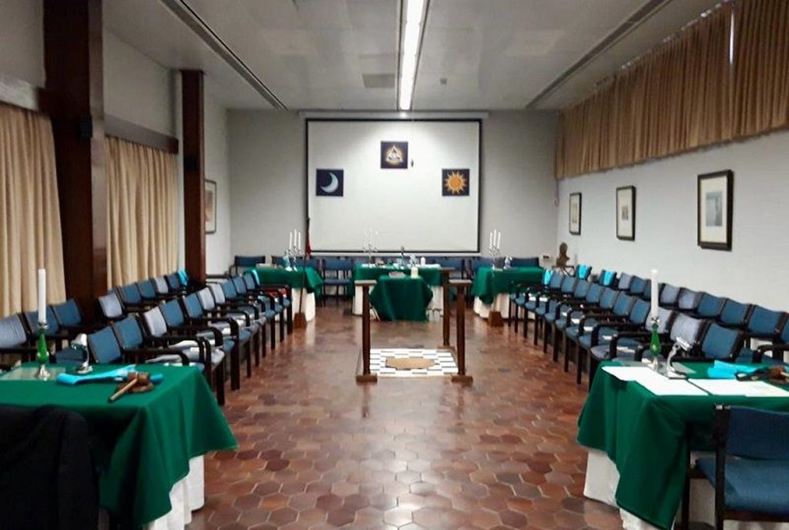 Galería del Hotel La Muralla durante una de las reuniones de la logia masónica Hércules de Ceuta