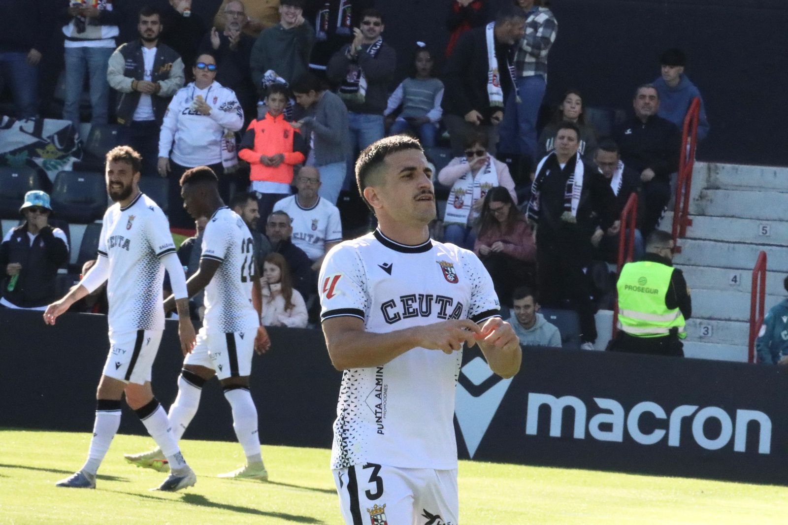 FOTOGALERÍA | Así se vivio la sexta victoria ceutí en el Alfonso Murube