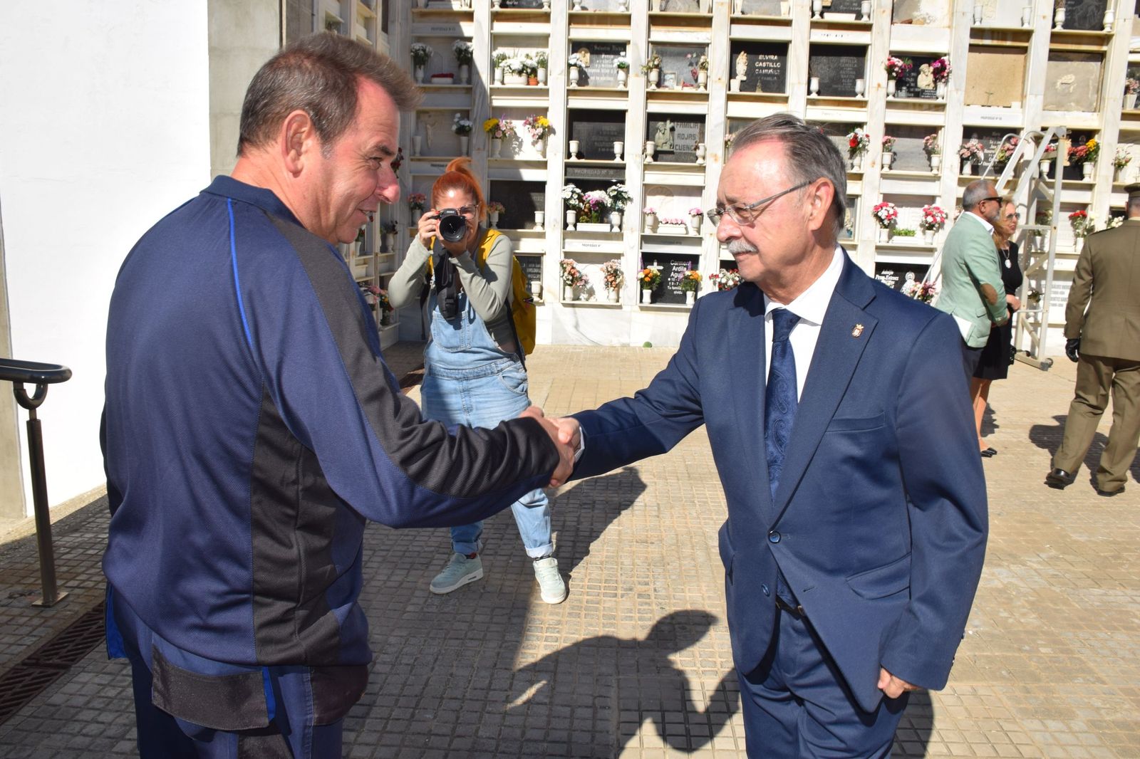 Un recuerdo institucional en el Día de Difuntos para quienes faltan