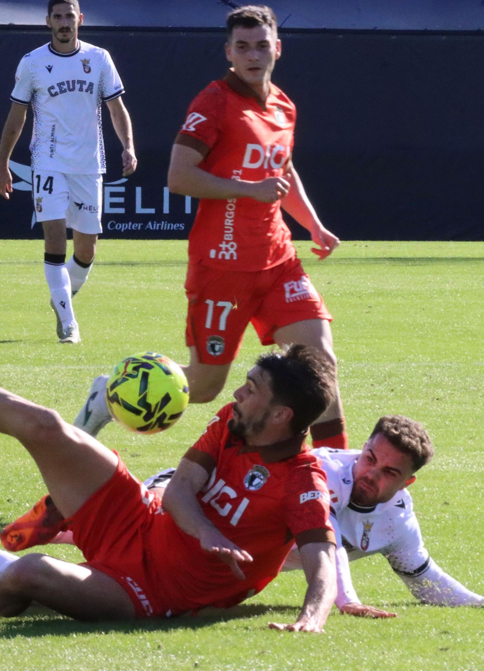 FOTOGALERÍA | Así se vivio la sexta victoria ceutí en el Alfonso Murube