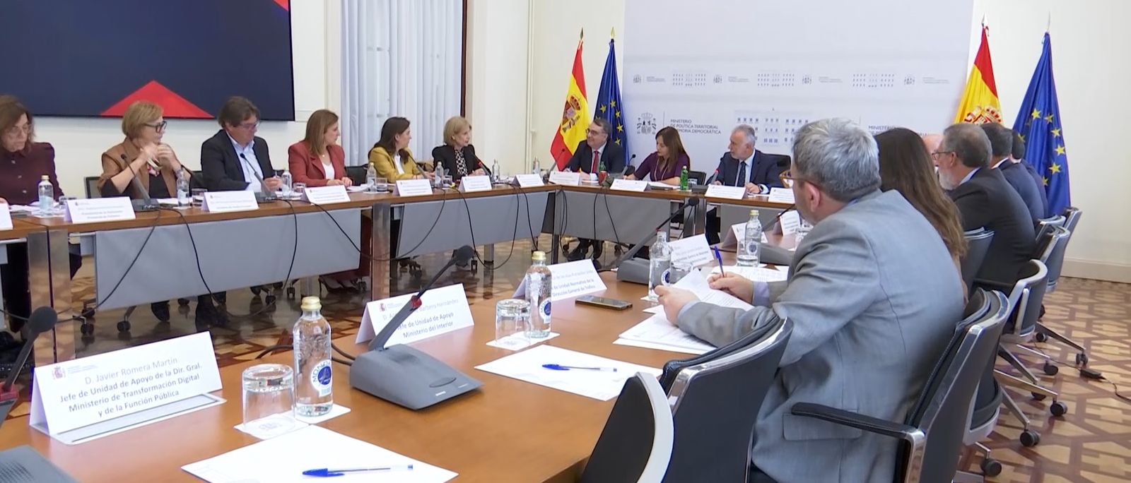 El ministro Torres presidiendo la reunión que se llevó a cabo este jueves