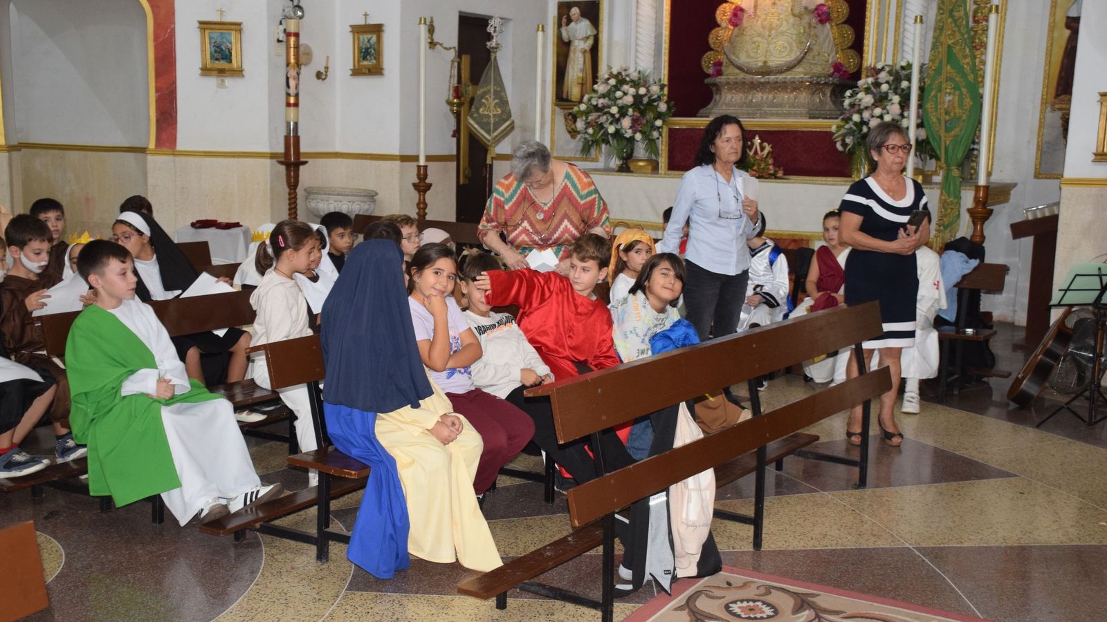 FOTOGALERÍA | Celebración del Día de Todos los Santos en la parroquia de Santa Teresa