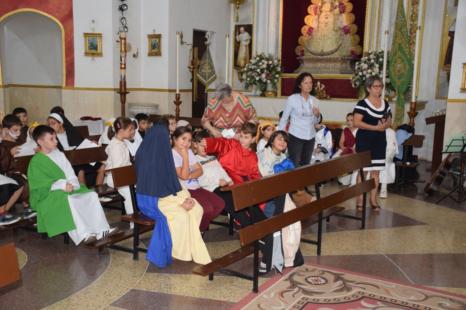 FOTOGALERÍA | Celebración del Día de Todos los Santos en la parroquia de Santa Teresa