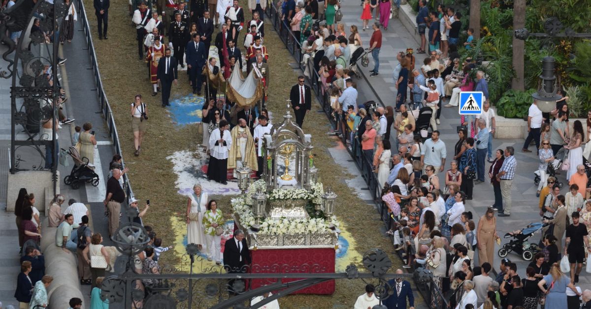 El Corpus Christi llena las calles de Ceuta de fe y emoción