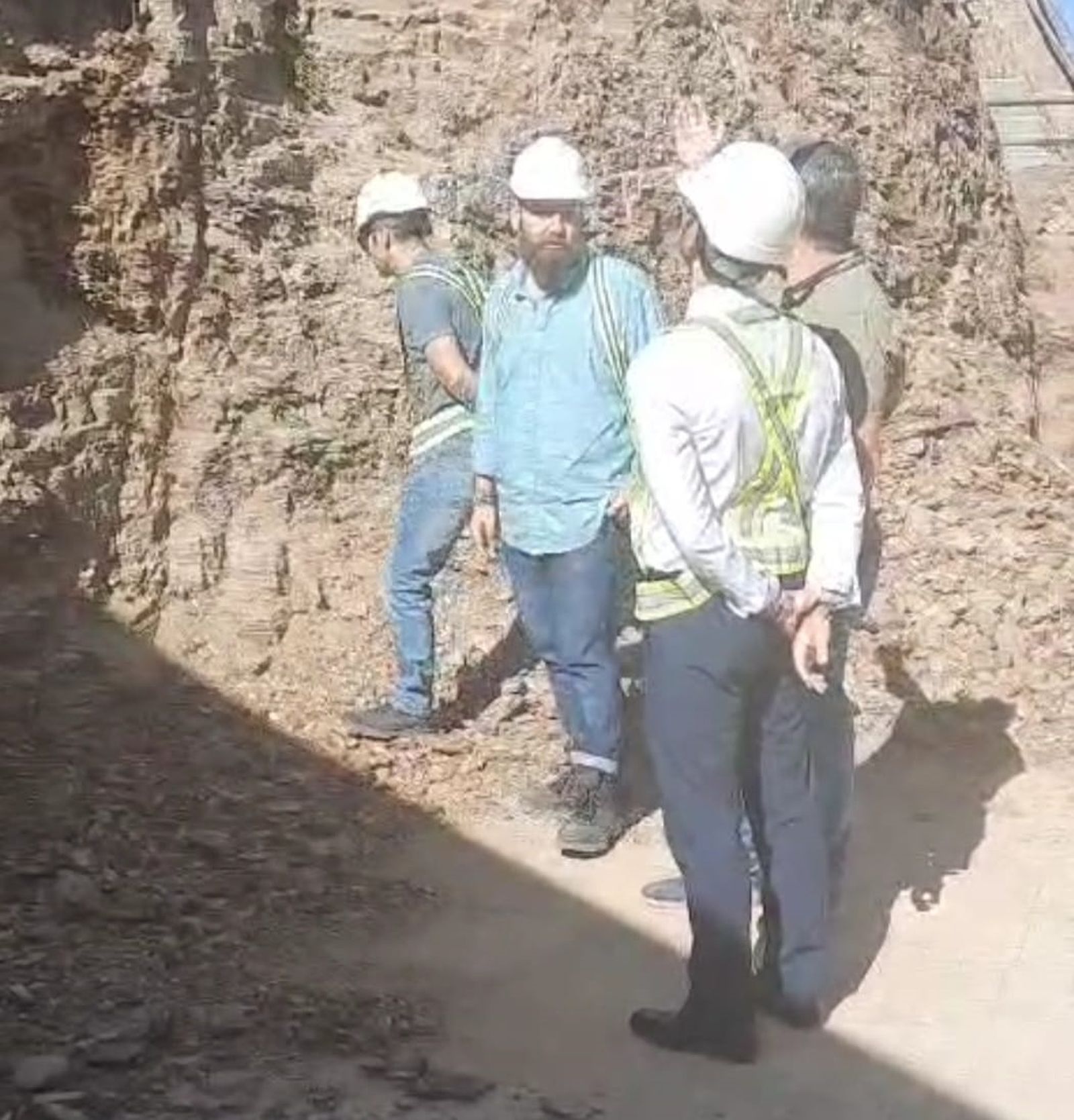 El consejero de Urbanismo ddurante su visita a las zonas de emergencias