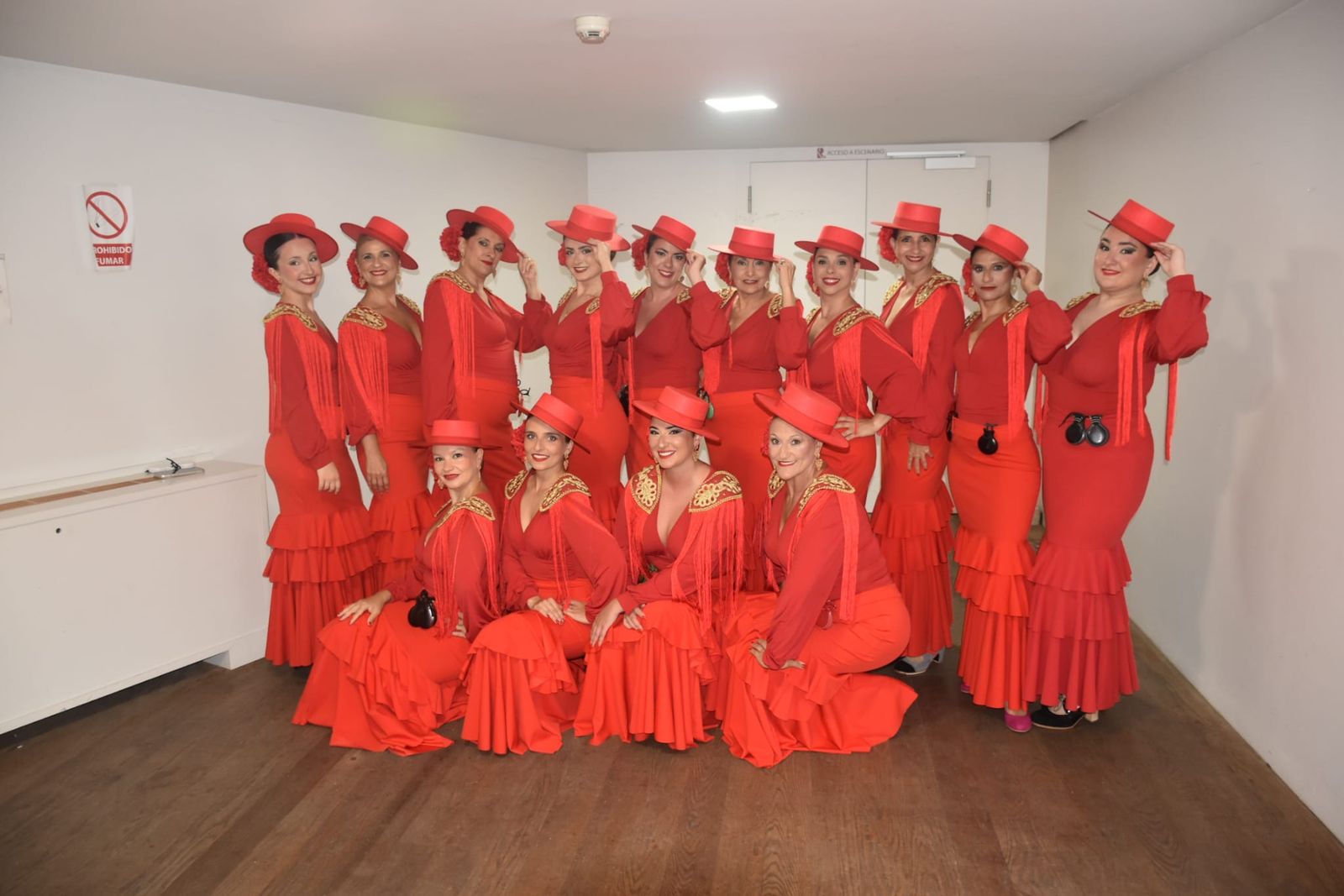 Más de cien bailarinas convierten el Revellín en un escenario de emoción y talento