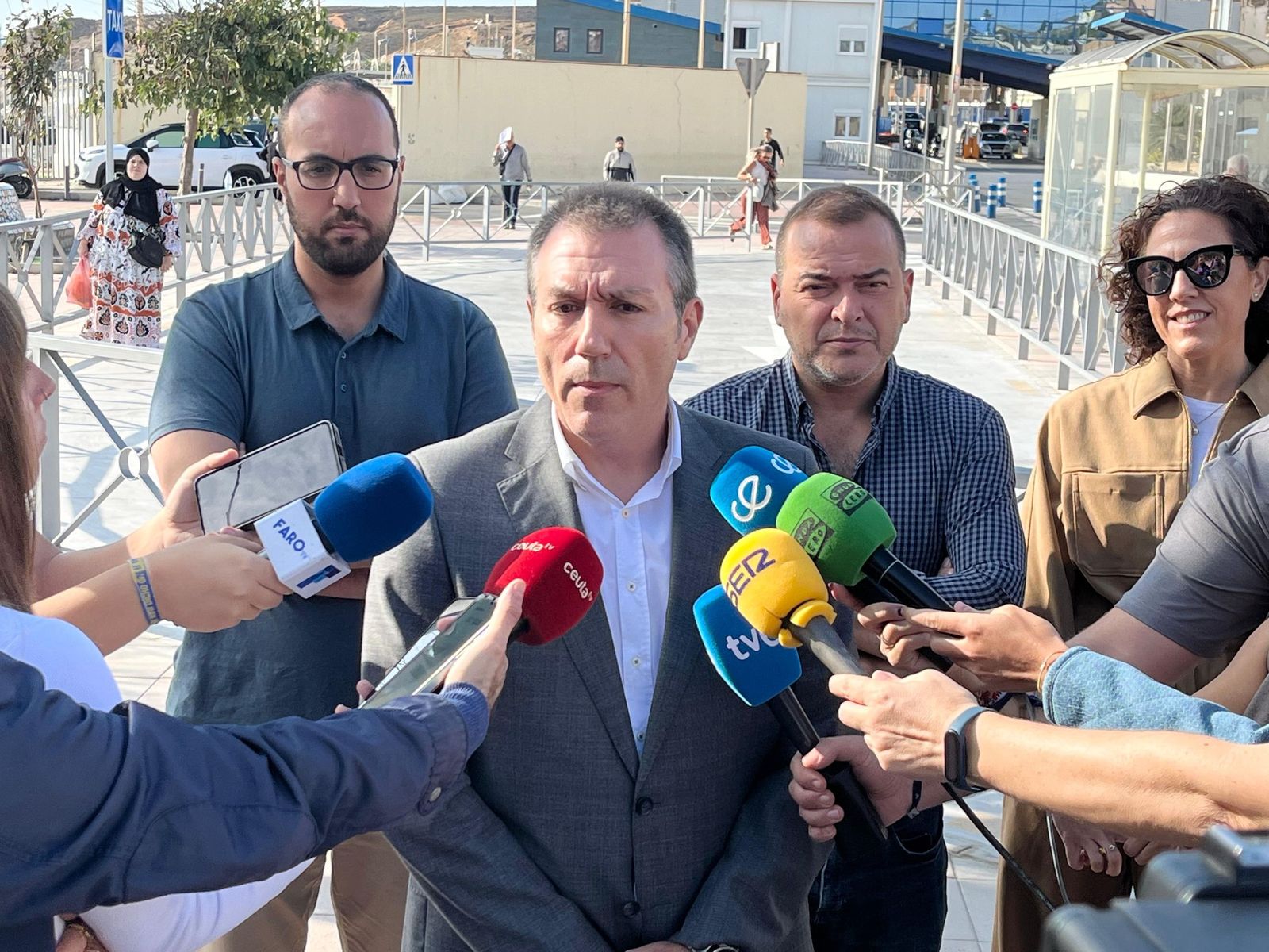 El director del área funcional de Fomento de la Delegación del Gobierno en Ceuta, Diego Martínez, ha destacado este viernes las inversiones “constantes y sostenidas” que el Ejecutivo central está ejecutando en la ciudad, con especial atención a las obras de mejora en el entorno del paso fronterizo del Tarajal