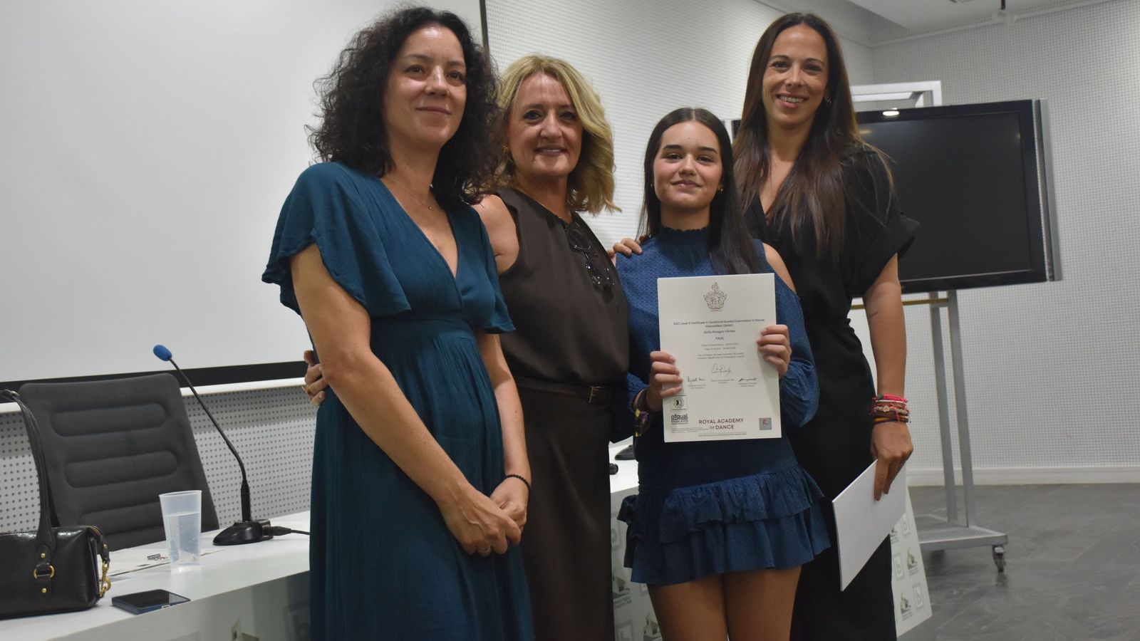 Entrega de diplomas de la Royal Academy of Dance a alumnas de la Escuela de Danza de Rosa Founaud Entrega de diplomas de la Royal Academy of Dance a alumnas de la Escuela de Danza de Rosa Founaud