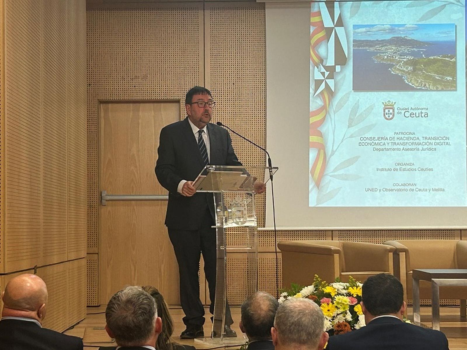 El jefe del Servicio de Doctrina Constitucional del Tribunal Constitucional, Luis Pomed Sánchez. / FOTO G.S.