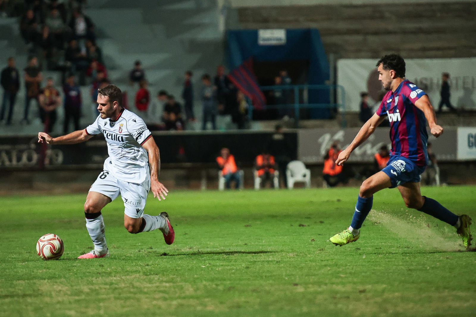 Victoria poco convicente del Ceuta ante el Poblense (1-2) para avanzar en Copa
