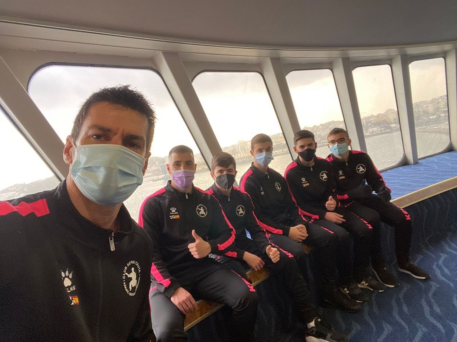 Viajan cinco ceutíes junto a su entrenador, Cristóbal Mateo. / FOTO CEDIDA