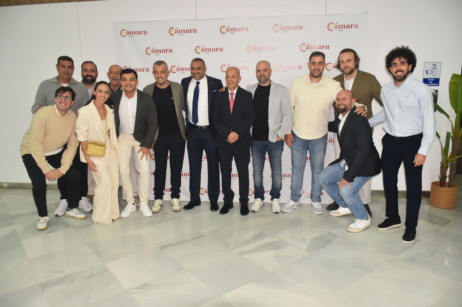 Luhay Hamido recibe la Medalla de Oro de la Cámara por su compromiso con el deporte ceutí