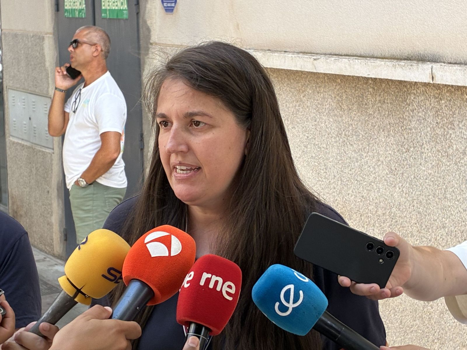 Laura García, durante su comparecencia ante la prensa