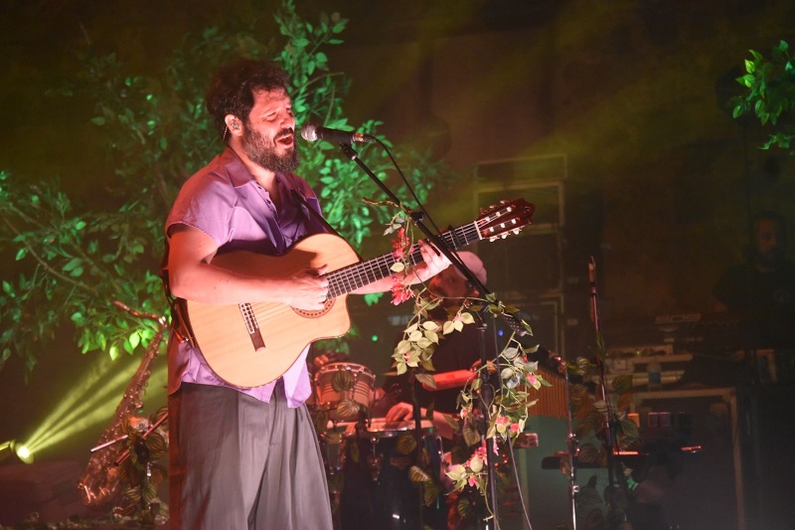 El Kanka interpretando una de sus canciones en el concierto ofrecido en las Murallas Reales de Ceuta. / FOTO NICOL´S