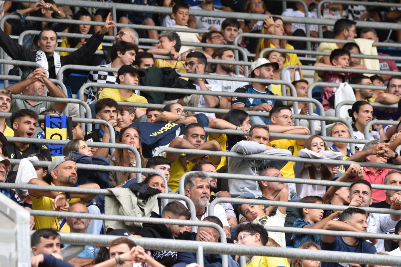 Ambientazo caballa en Cádiz en la previa del partido de la AD Ceuta FC