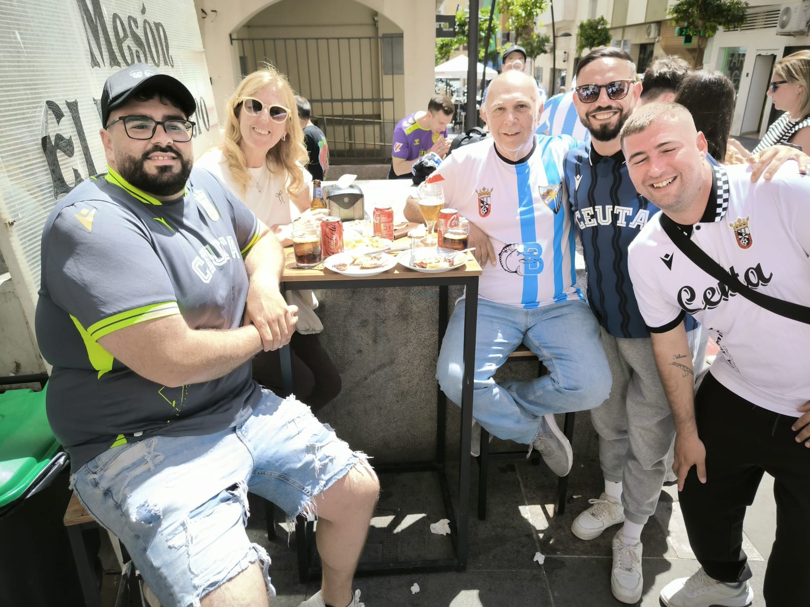Aficionados antes del partido en el 'Alfonso Murube'
