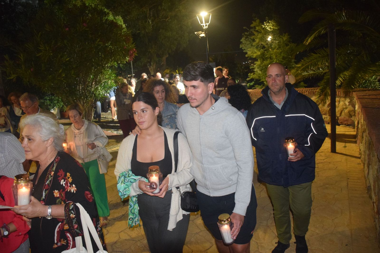 Rosario de antorchas como previa a la Procesión