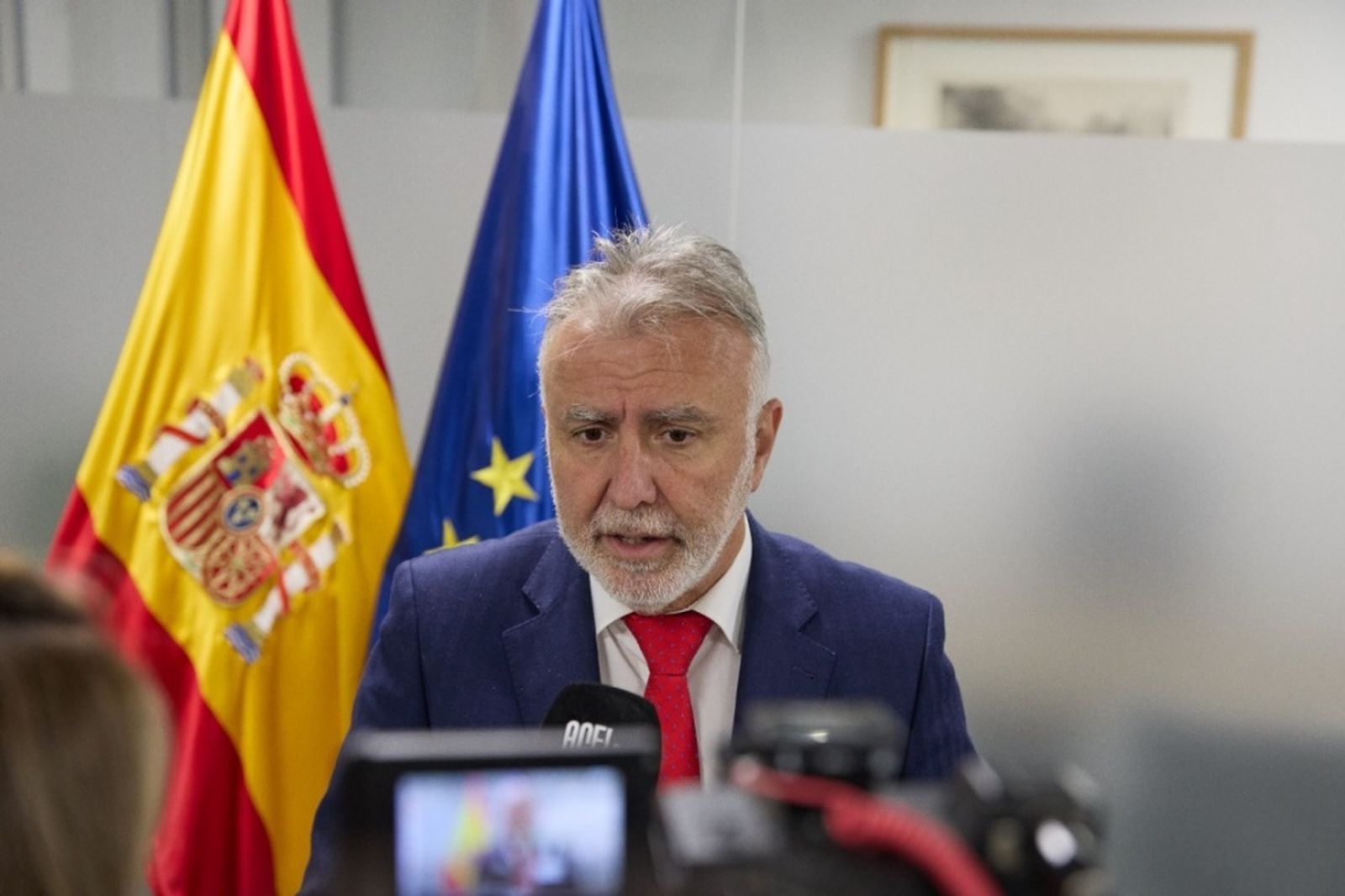 Ministro Ángel Víctor Torres.