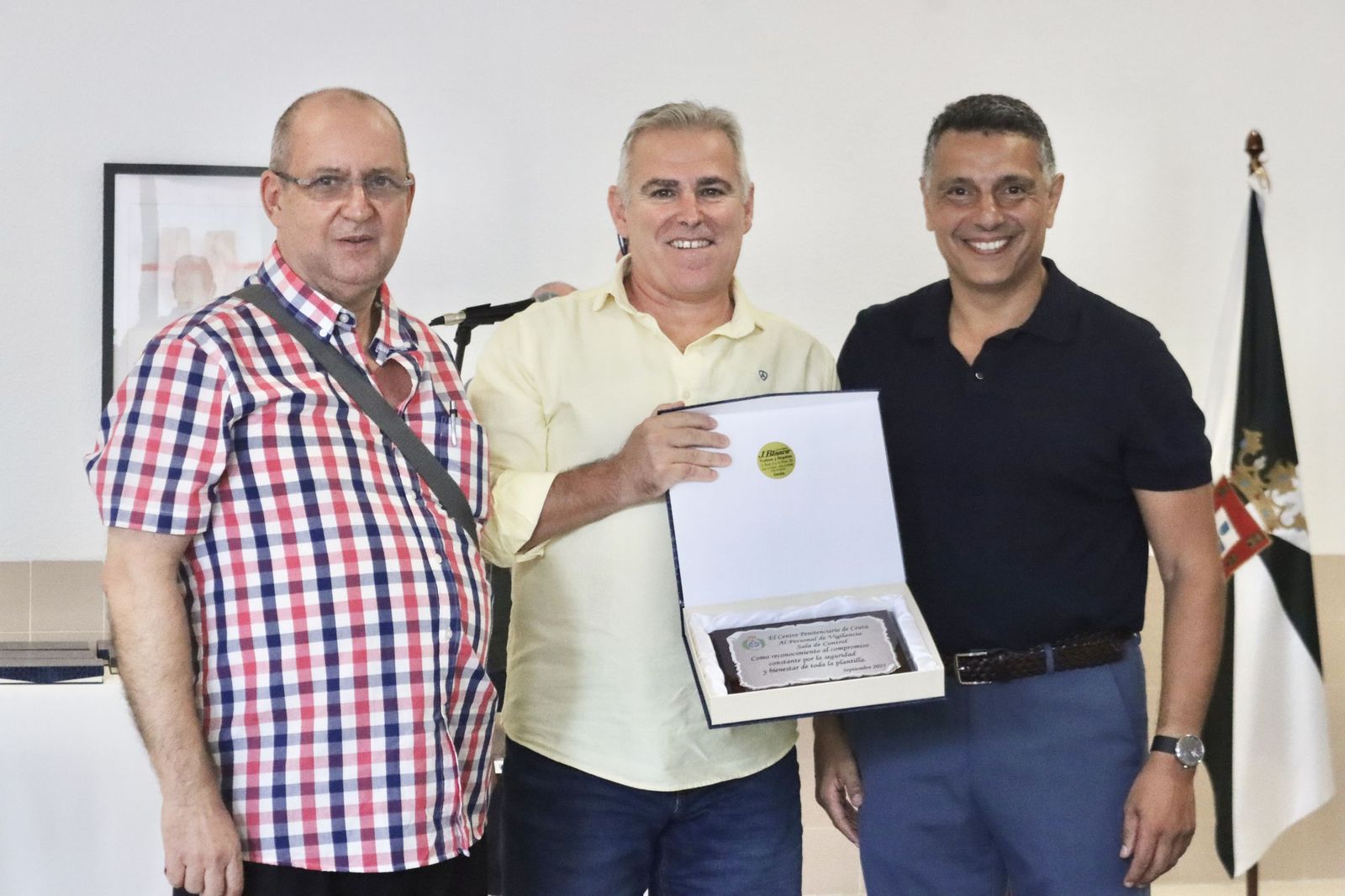 El Centro Penitenciario de Ceuta entrega medallas y condecoraciones en honor a la Virgen de la Merced