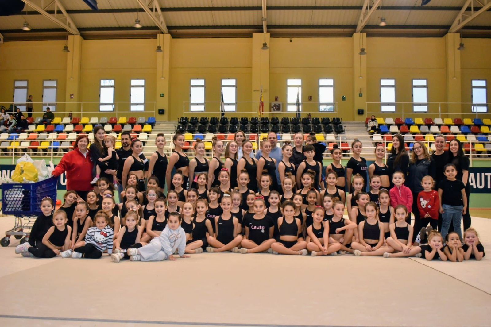 La Federación de Gimnasia abre sus puertas con una jornada solidaria