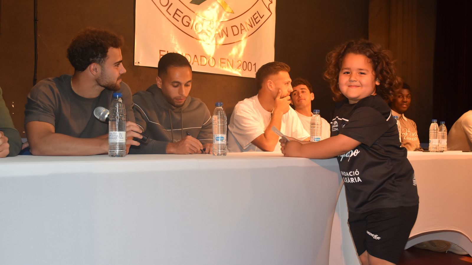 La AD Ceuta visita el Colegio San Daniel