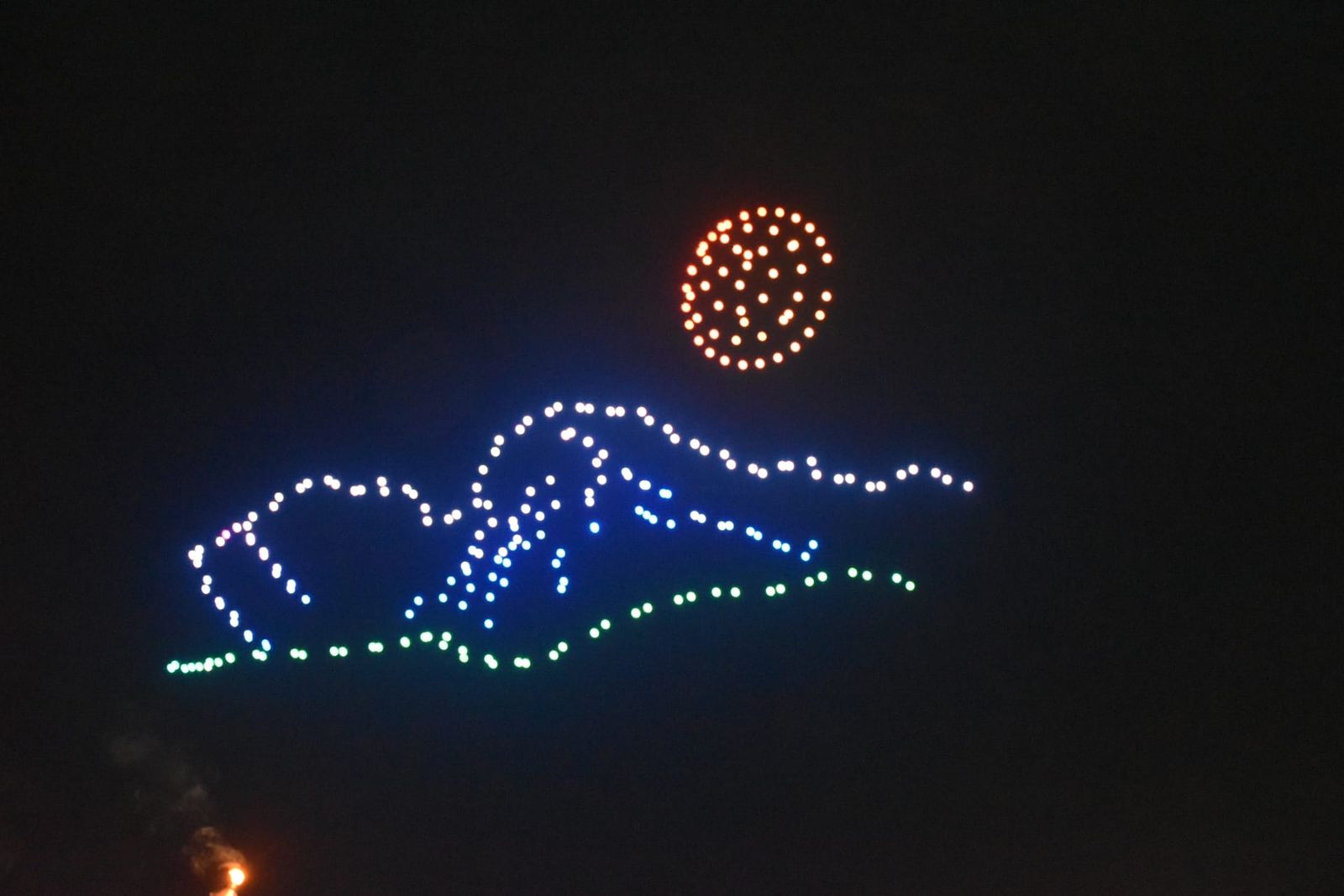 Tradición y drones para la puesta de largo del verano en las playas