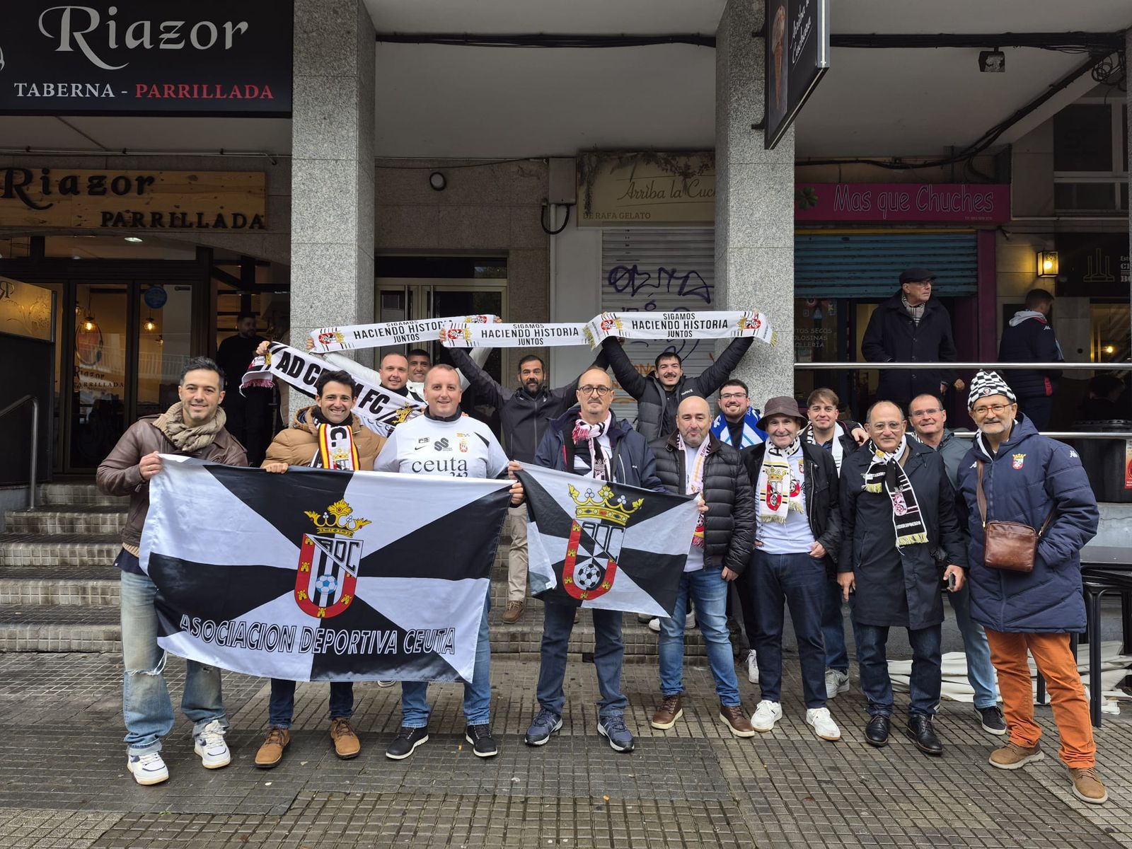 Los aficionados ceutíes ya están en el estadio 'Riazor'