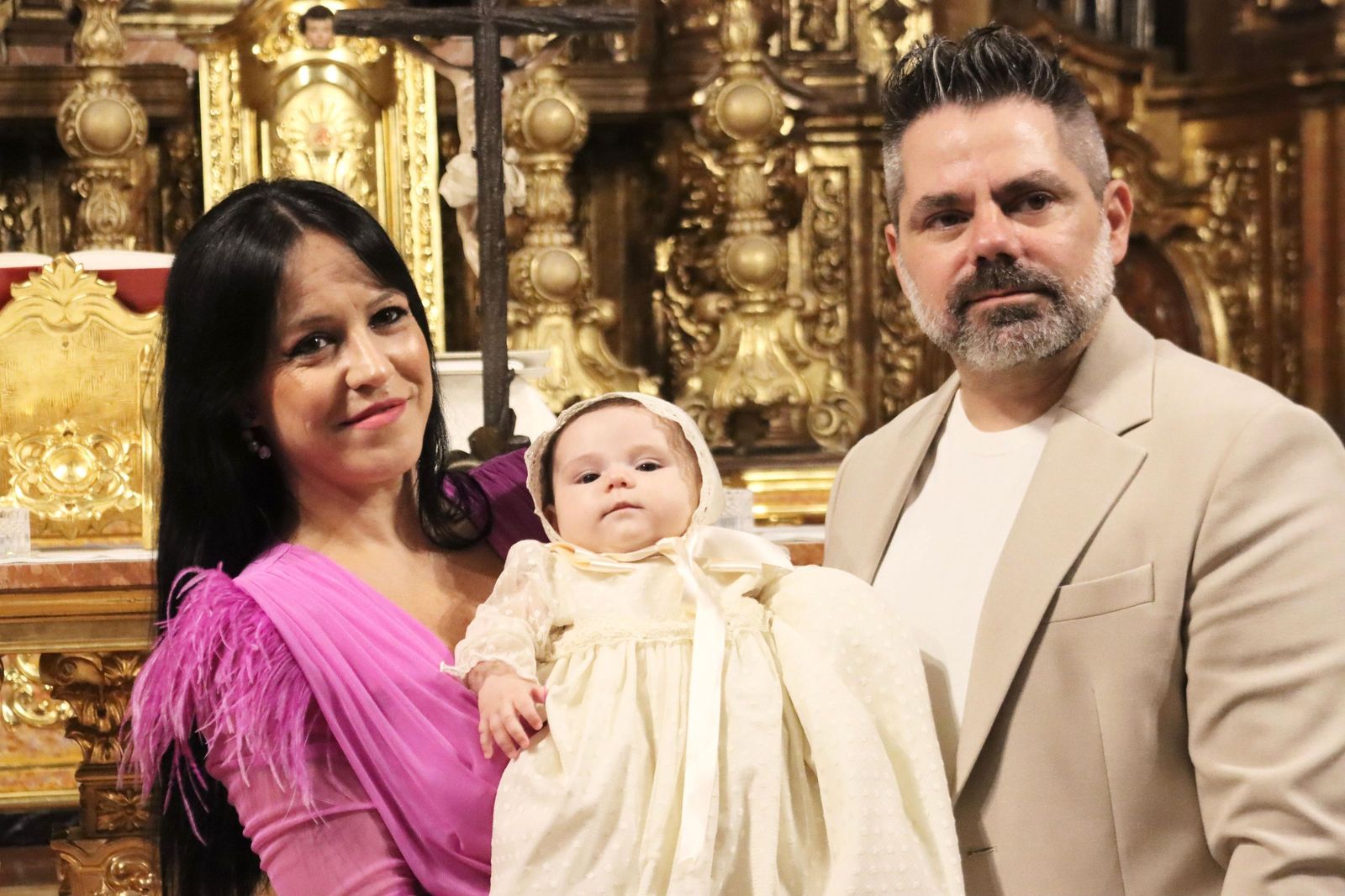 FOTOGALERÍA | Judith e Izan reciben el Sacramento del Bautismo en Nuestra Señora de África