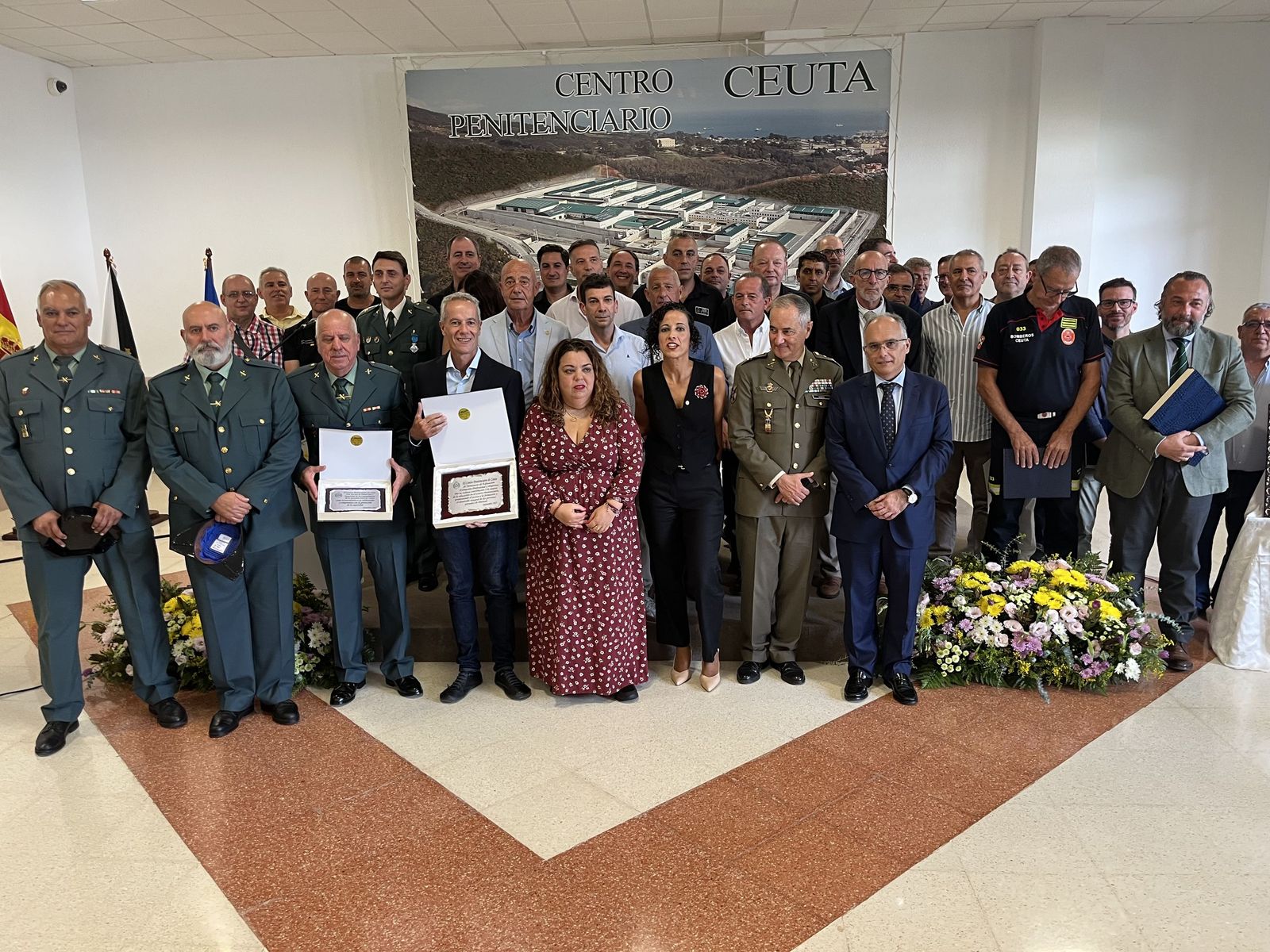 El Centro Penitenciario de Ceuta entrega medallas y condecoraciones en honor a la Virgen de la Merced