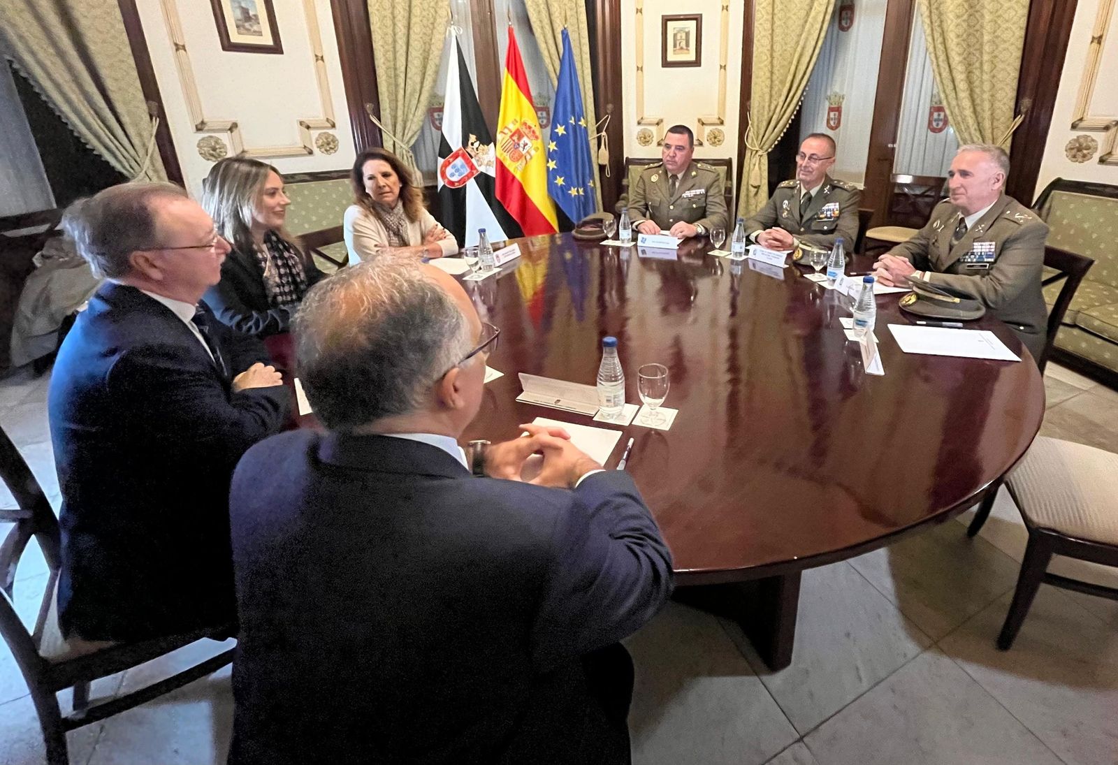 La reunión se celebró en la sala Isidro Jarque del Palacio Autonómico