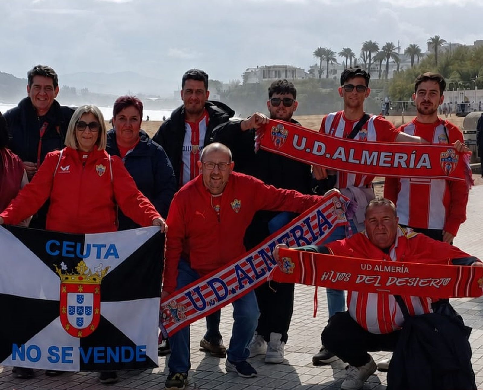 Masivo apoyo del fútbol español a la Ciudad Autónoma