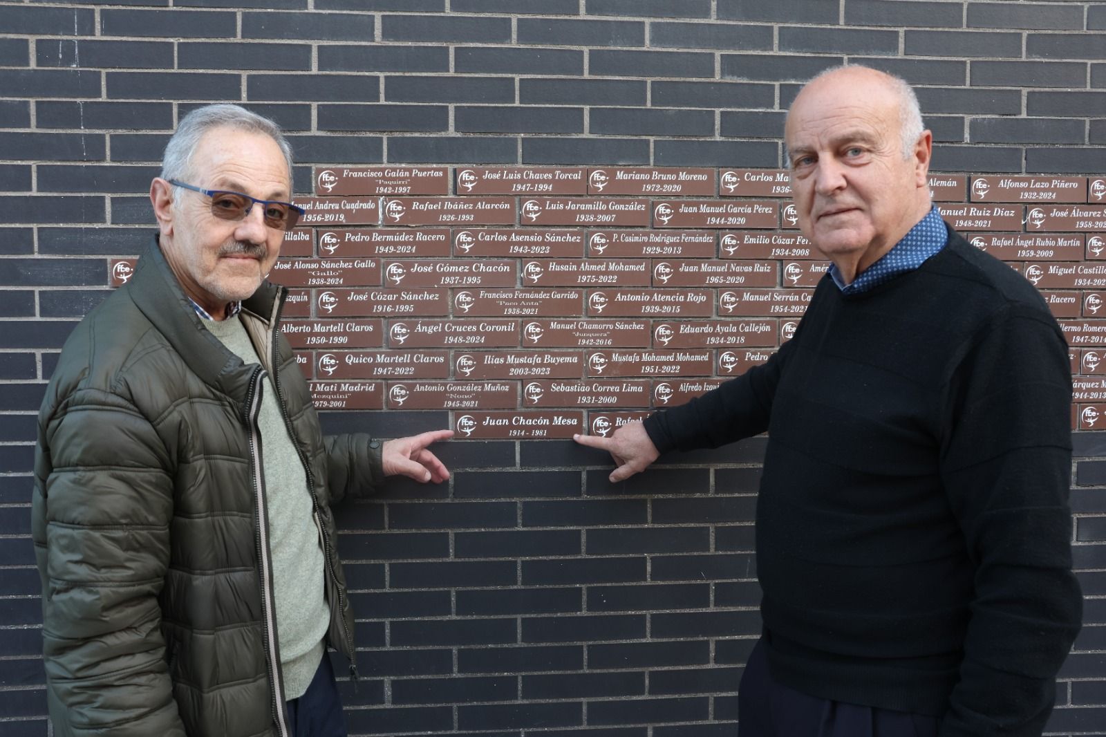 Sentido homenaje de la RFFCE a personas que dejaron huellas en el fútbol