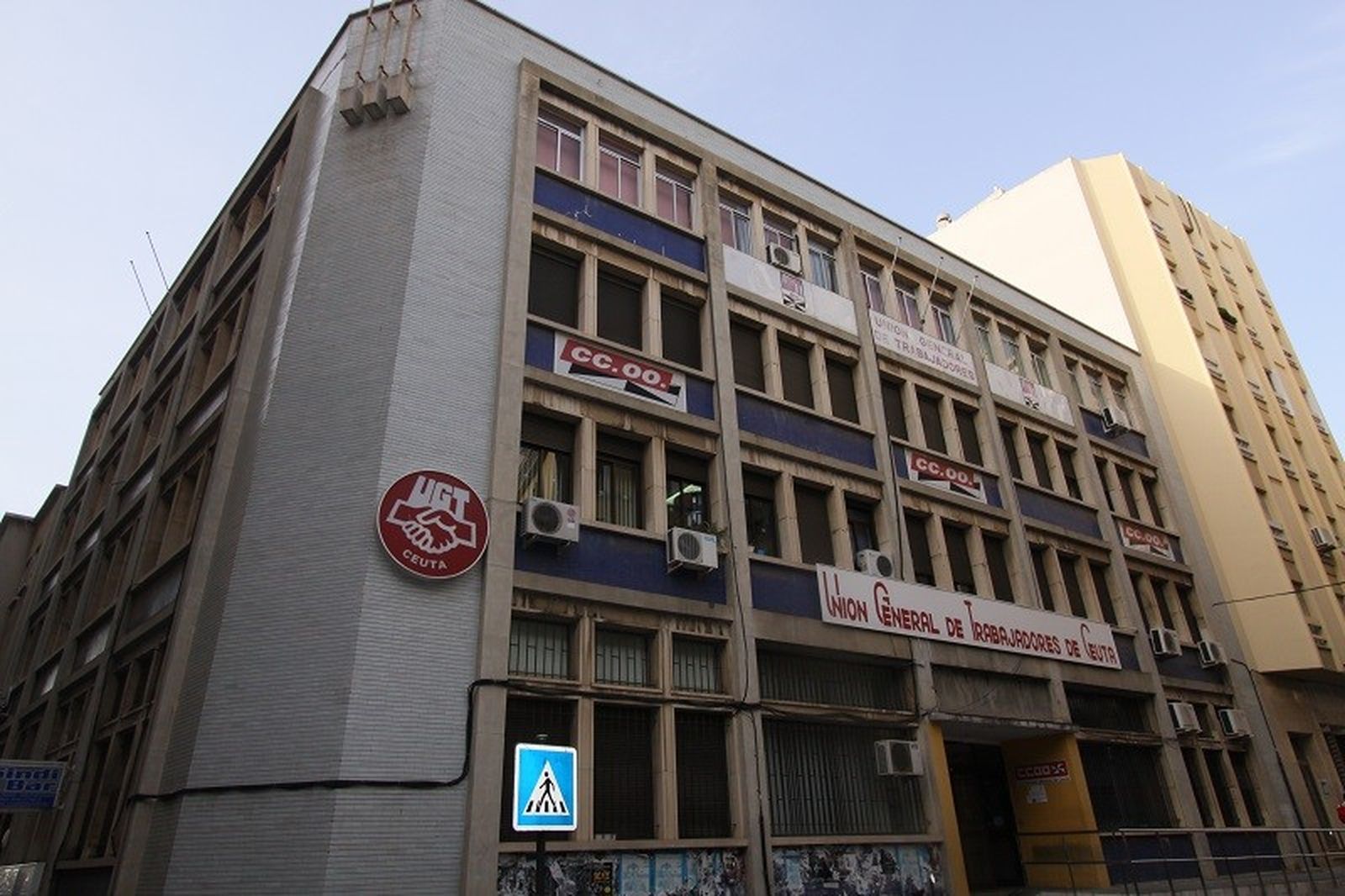 Edificio de los sindicatos, ubicado en Fructuoso Miaja Sánchez.