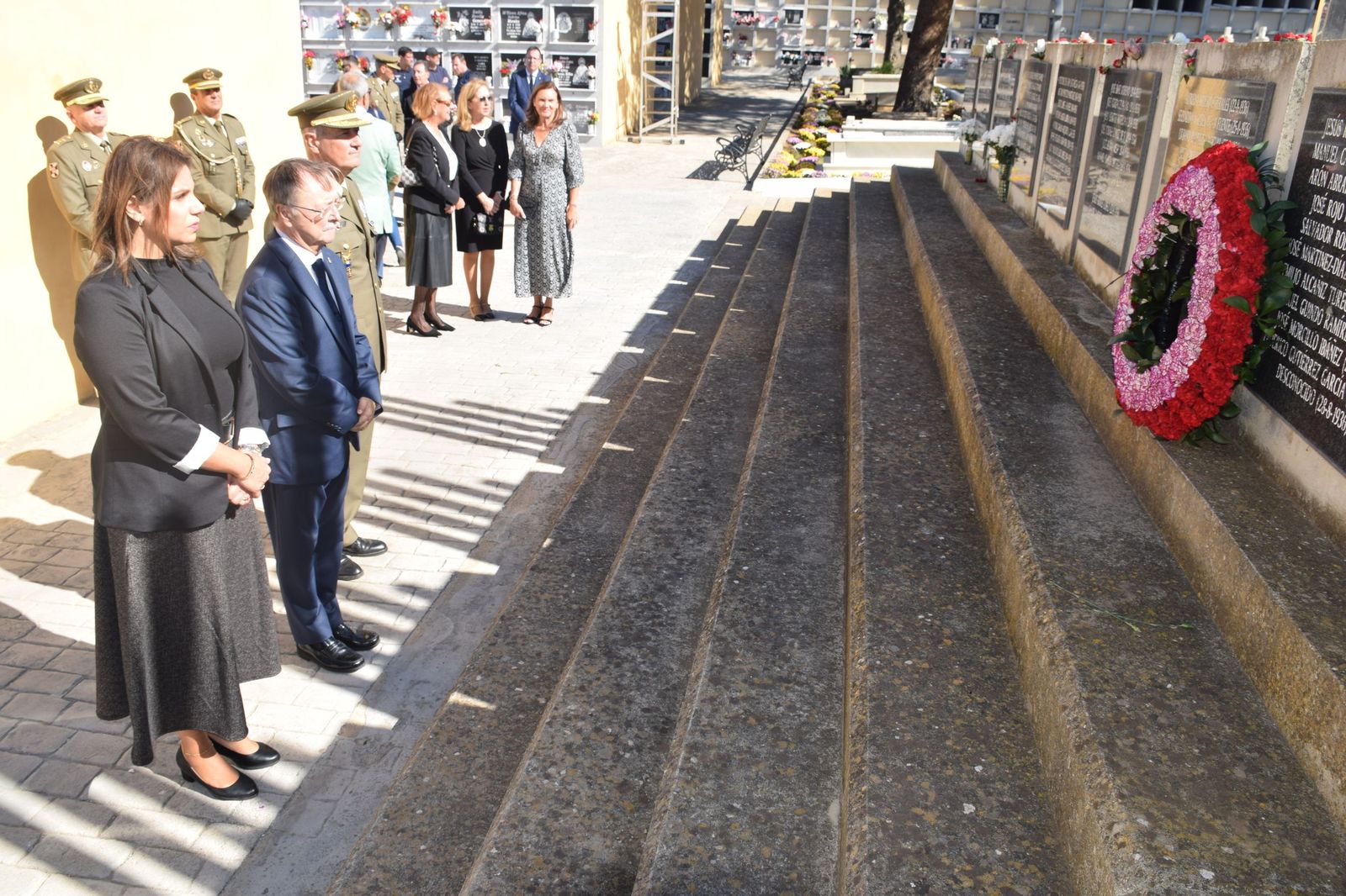 Un recuerdo institucional en el Día de Difuntos para quienes faltan