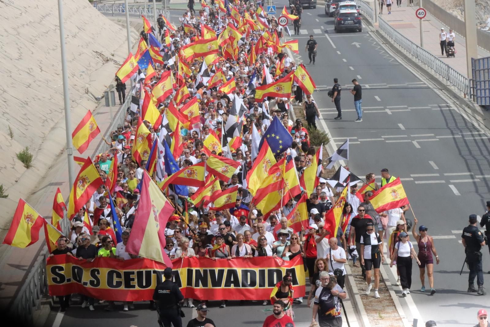 Marcha ciudadana hacia el Tarajal por la españolidad de Ceuta y la protección de la frontera