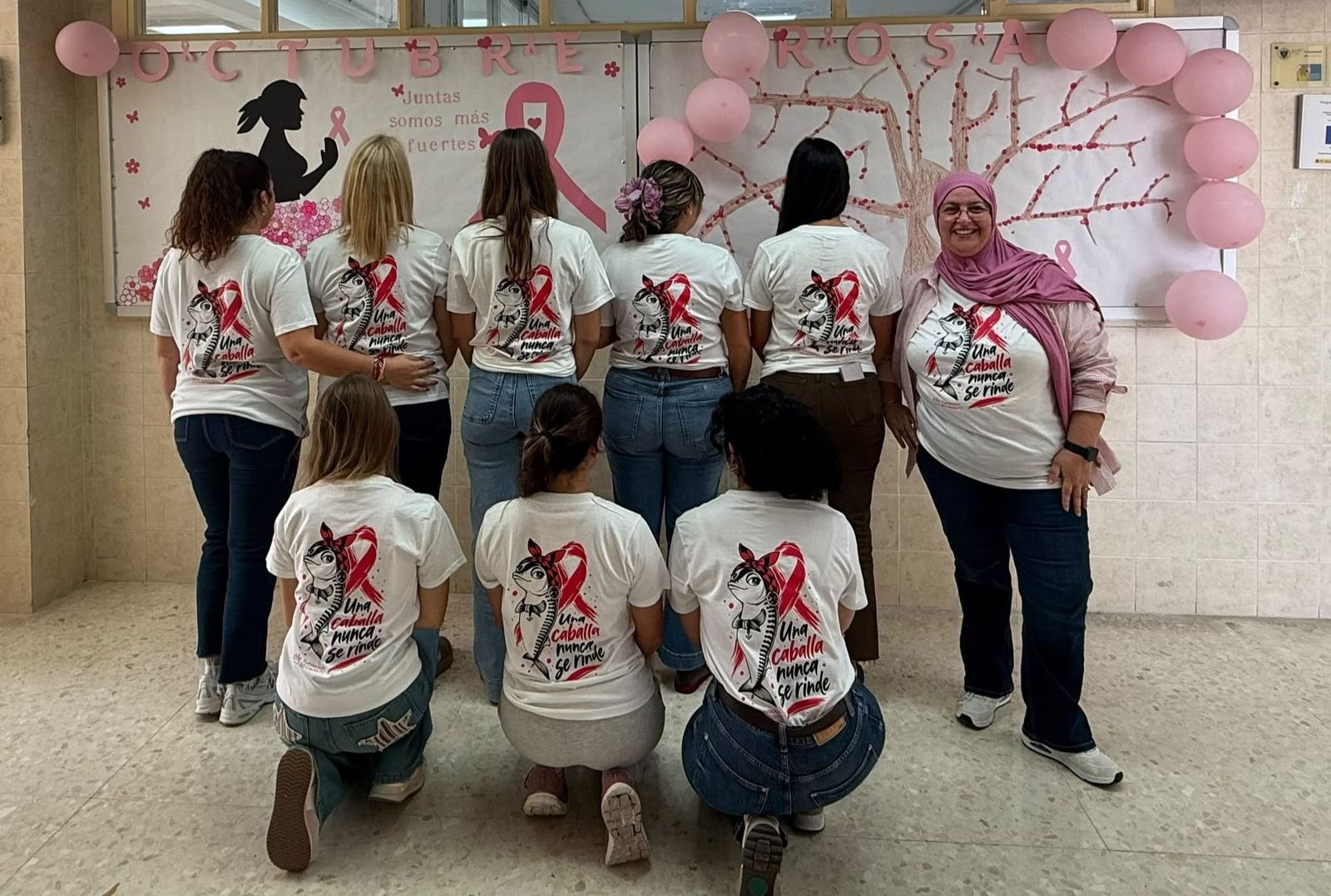 El CEIP anta Amelia con las enfermas del Cáncer de Mama