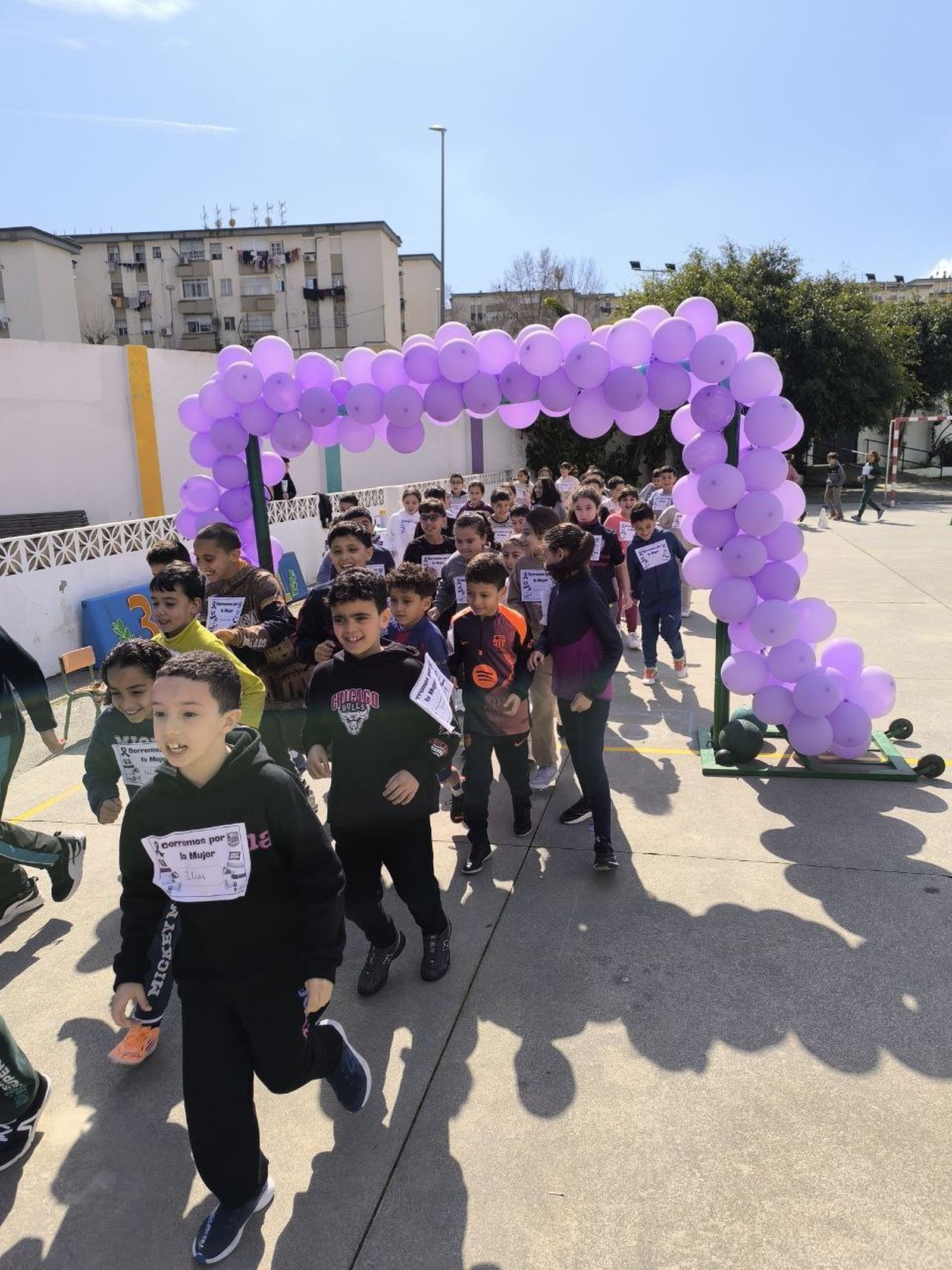 El 'Rey Juan Carlos I' corre por la igualdad