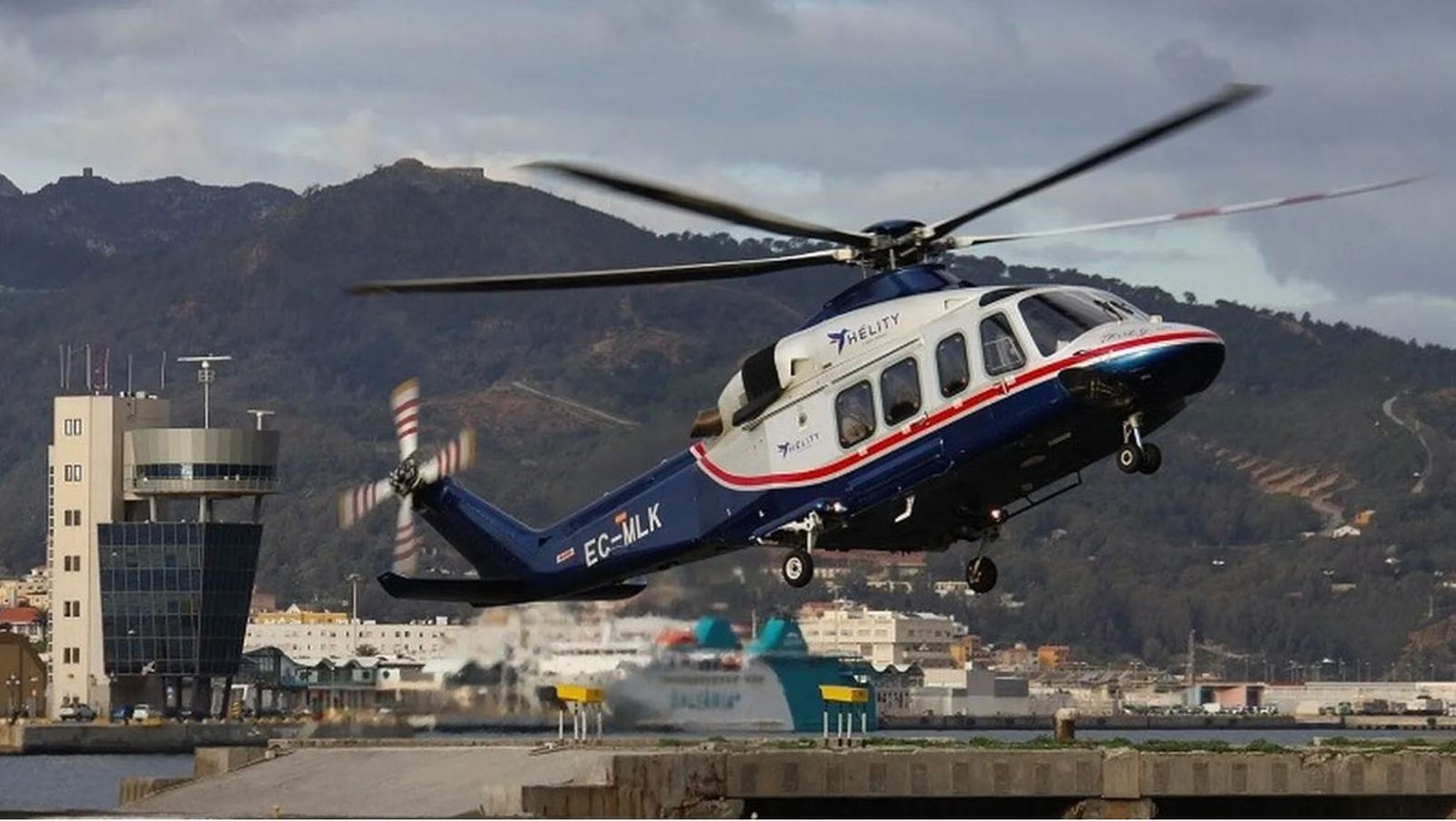 Helicóptero de la empresa Hélity Helicóptero de la empresa Hélity