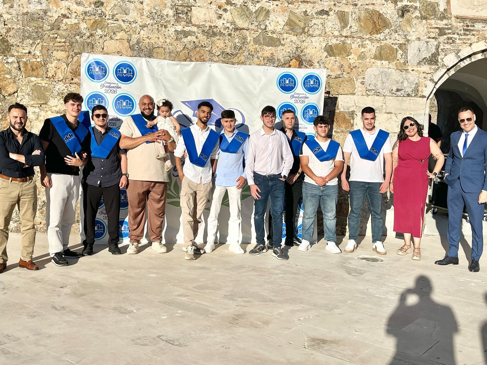 El Almina celebra un multitudinario acto de graduación de 300 alumnos